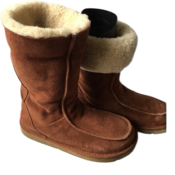 UGG Downtown Suede Fur Lined Boots - Picture 8 of 16